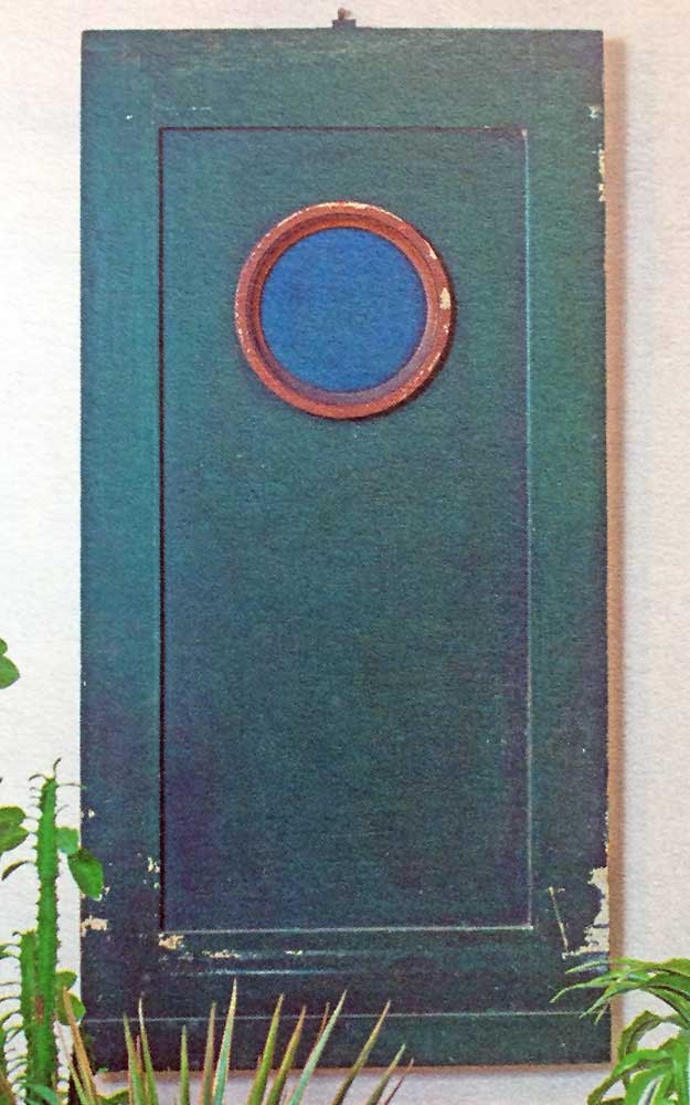 panel with circular motif