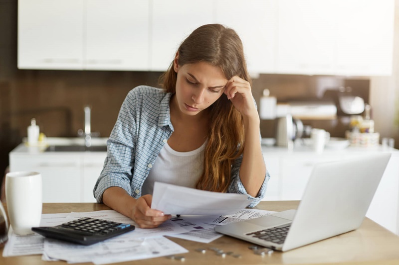 Como lidar com os desafios financeiros de se morar sozinho?