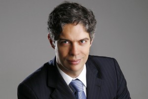 Economia, eleições, imóveis, investimento em evento com Ricardo Amorim