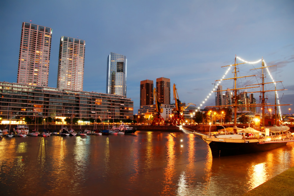 Viagens ao exterior: 5 destinos onde seu dinheiro vale ouro